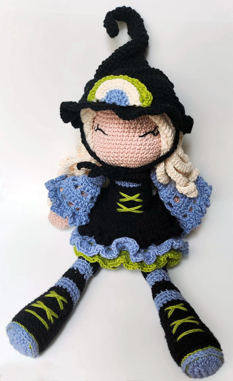 brujita brujita amigurumi